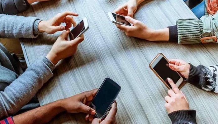 শ্রম কল্যাণ তহবিলে ২৪ কোটি টাকা অনুদান দিল গ্রামীণফোন