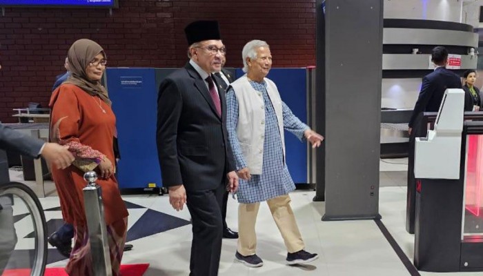 ঢাকা সফরে এসেছেন মালয়েশিয়ার প্রধানমন্ত্রী আনোয়ার ইব্রাহিম।