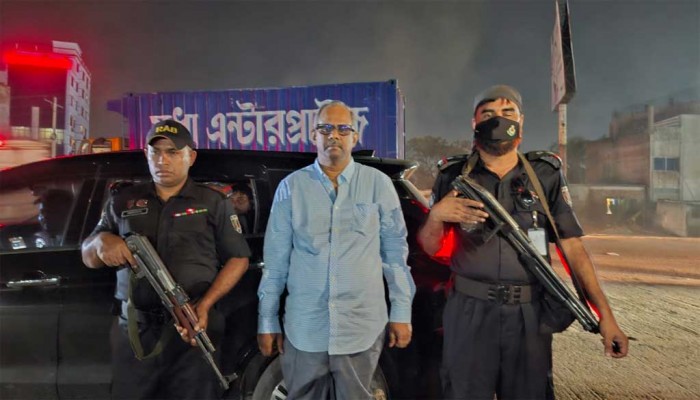 বসুন্ধরা থেকে গ্রেপ্তার সাবেক এমপি মানিক