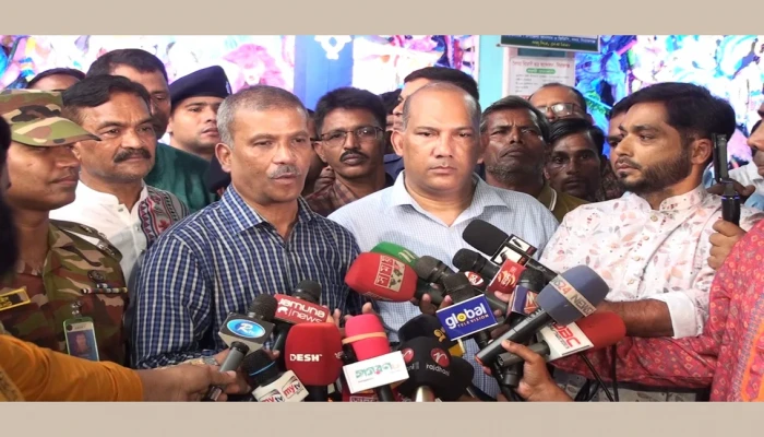 গণহত্যার বিচার শুরু হলে অনেক দ্বিধা-প্রশ্ন দূর হবে : আসিফ নজরুল