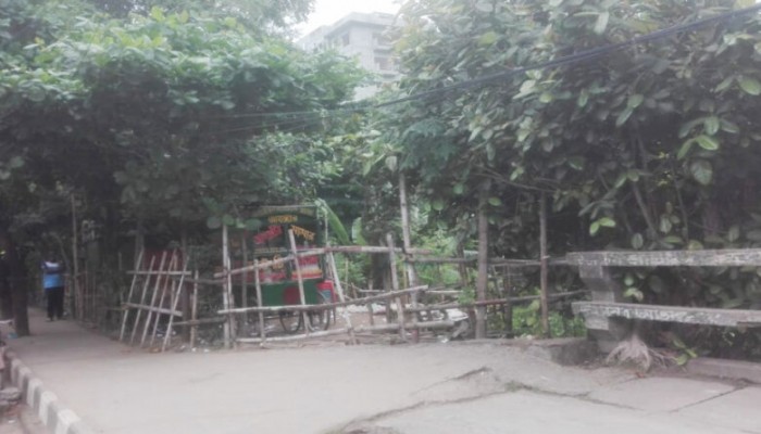 উত্তরায় লেক ও ওয়াসার জায়গা দখল করে অবৈধ ব্যবসা