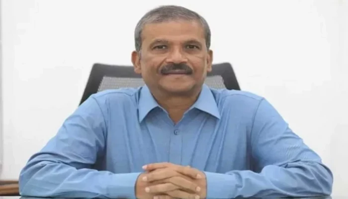 রাজনৈতিক দলকে শাস্তির আওতায় আনতে আইন সংশোধন হচ্ছে আসিফ নজরুল জানিয়েছেন।