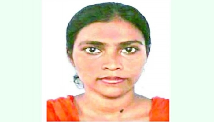 তথ্য গোপন করে চাকরি নিয়ে কোটিপতি
