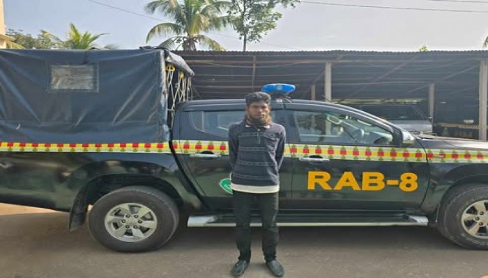 বোরহানউদ্দিনে র‍্যাবের অভিযানে কুখ্যাত ডাকাত ফজলু গ্রেফতার