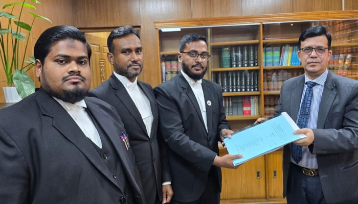 ​সাবেক সেনা কর্মকর্তা জিয়াউলের বিরুদ্ধে অভিযোগ দাখিল