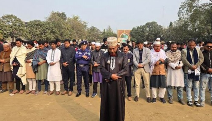 নওগাঁয় ওসমান হাদির গায়েবানা জানাজা অনুষ্ঠিত