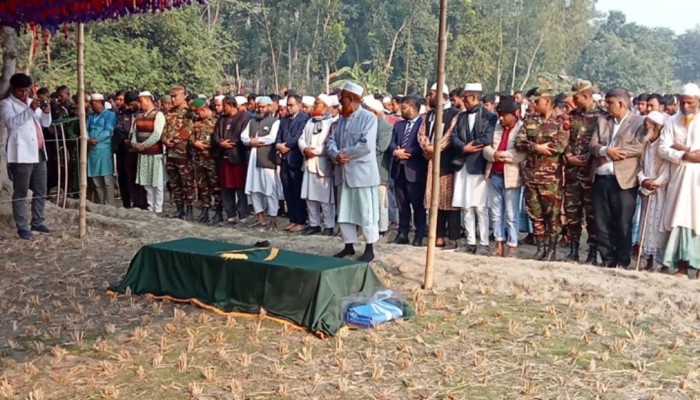 ​সুদানে ড্রোন হামলায় নিহত শান্তিরক্ষী সবুজ মিয়ার জানাজায় মানুষের ঢল