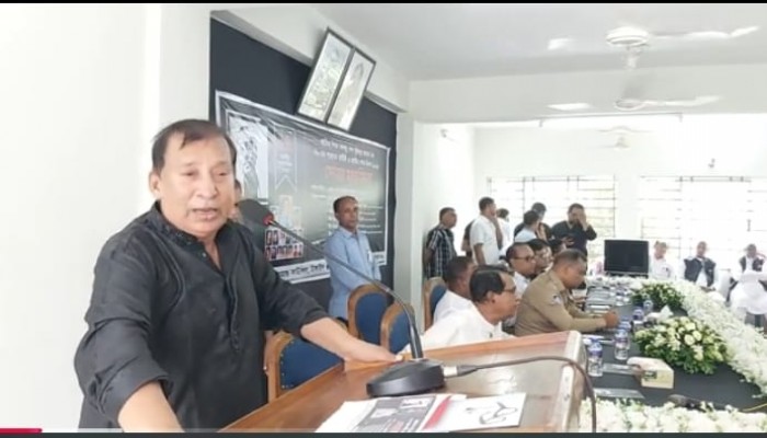 টাঙ্গাইলে ভুয়া মুক্তিযোদ্ধা তৈরির ফাঁদ: বীর প্রতীক ফজলুল হক চক্রের শতকোটি টাকার বাণিজ্যের অভিযোগ।