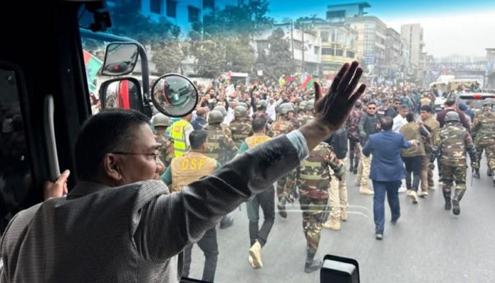 সংবর্ধনা মঞ্চের পথে তারেক রহমান