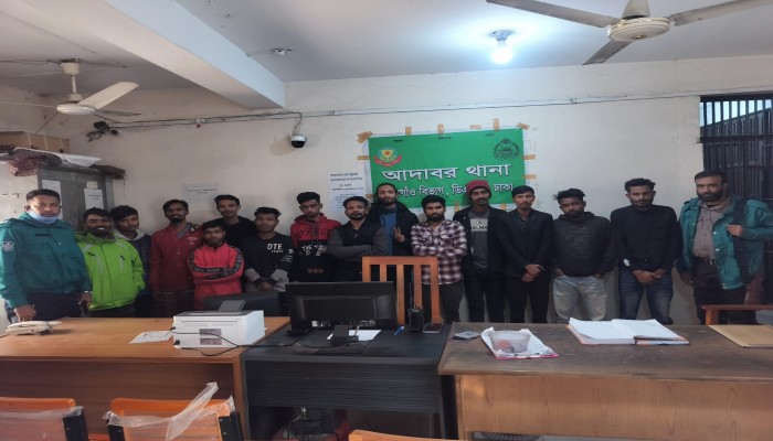 আদাবর থানা পুলিশের অপারেশন ডেবিল হান্ট: গ্রেফতার ১৪।