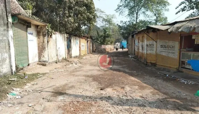 ​১৭ বছরে বগুড়ায় ১৭ হাজার কোটি টাকার উন্নয়ন, মাঠে শুধুই দুর্ভোগ