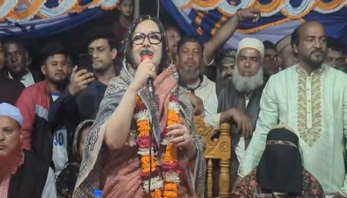 আমি হাতজোড় করে বলছি, ভোটটা রক্ষা করবেন: রুমিন ফারহানা