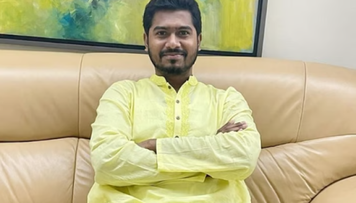 চরমোনাই পীরের দরবারে নুরুল হক নুর