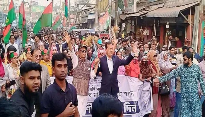 মধুপুরে ধানের শীষের প্রার্থী "স্বপন ফকির ও মোহাম্মদ আলীর" নেতৃত্বে বিশাল  মিছিল অনুষ্ঠিত ....