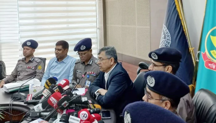 ​হাদি হত্যার পূর্ণ তদন্ত চলছে: স্বরাষ্ট্রমন্ত্রী