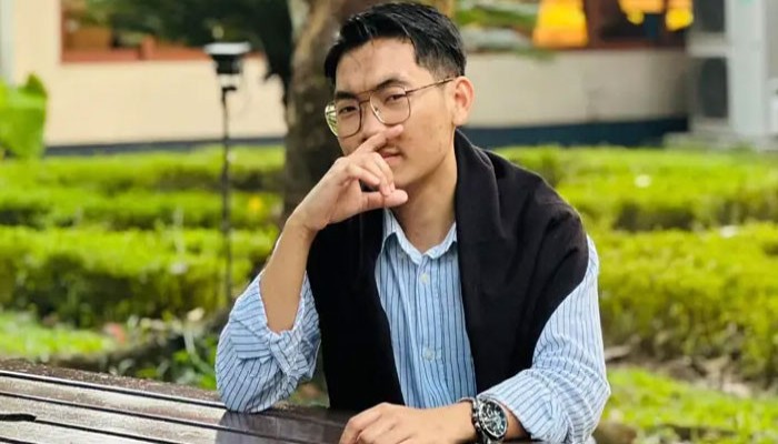 ​এক কলঙ্কময় রাত থেকে রক্ষা পেল ঢাবি: সর্ব মিত্র চাকমা