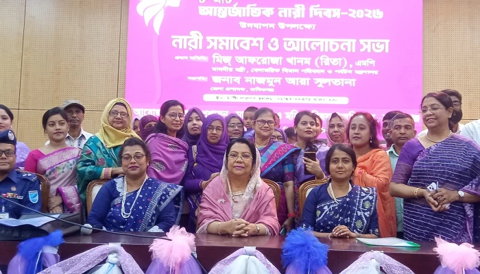 ​নারী ঘরও সামলাতে পারে, দেশও চালাতে পারে