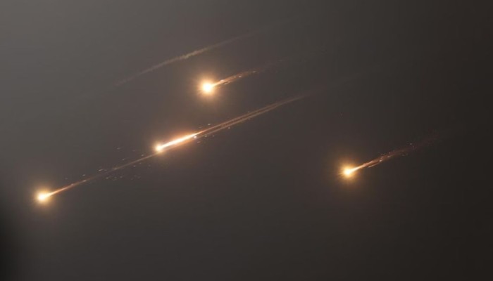 ​রাতভর ইসরায়েলে ‘সবচেয়ে তীব্র’ হামলা চালিয়েছে ইরানের আইআরজিসি