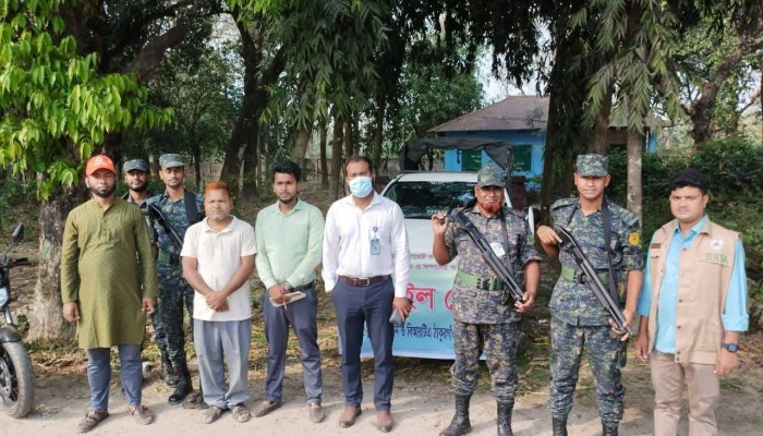 ঠাকুরগাঁও-রংপুর মহাসড়কে মোবাইল কোর্ট, জরিমানা আদায় ও ভাড়া নিয়ন্ত্রণে অভিযান