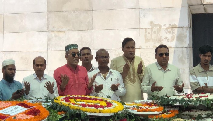 জিয়াউর রহমানের মাজারে জিয়া গবেষণা পরিষদের পুষ্পস্তবক অর্পণ  ও দোয়া মোনাজাত  শহীদ শহীদ জিয়া গবেষণা পরিষদের