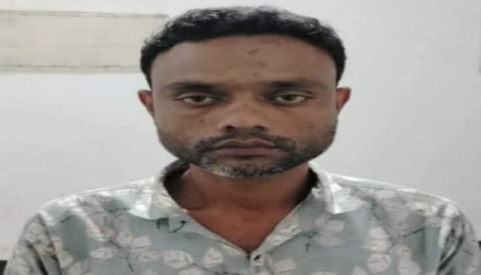 নওগাঁয় ছুরির আঘাতে স্ত্রীর  মৃত্যুর ঘটনায় স্বামী আটক