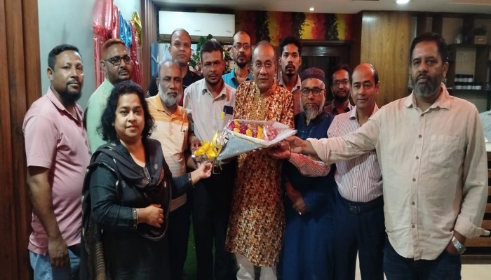 প্রধানমন্ত্রীর বিশ্বস্ত হাতিয়ার রেজাউল করিম বাদশা। ধানের শীষে ভোট দিয়ে বগুড়ার উন্নয়নে সকলে অংশগ্রহণ  করুন