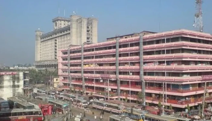 ​ফুলবাড়িয়া মার্কেটের পার্কিংয়ে শতকোটির জমজমাট অবৈধ বাণিজ্য