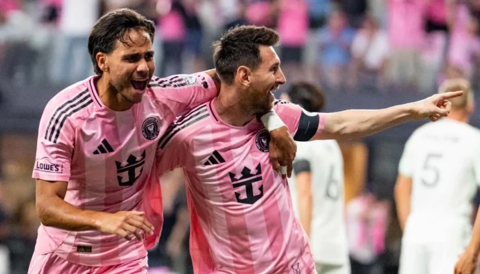 ​মেসির সামনে মেসির গোল