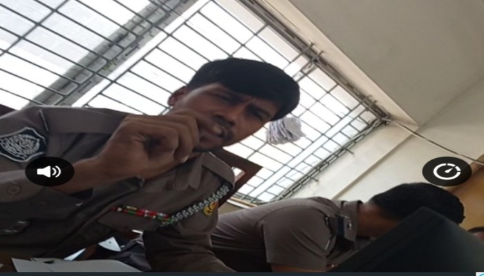 কনস্টেবল জহির যাত্রাবাড়ী থানাকে নিজের পৈতৃক সম্পত্তি মনে করে।