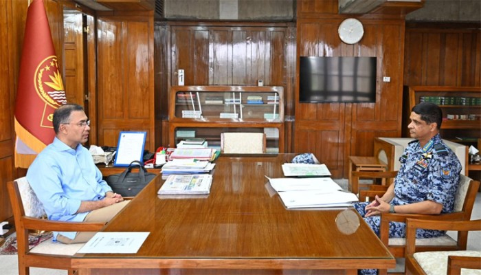 ​প্রধানমন্ত্রীর সঙ্গে বিমান বাহিনী প্রধানের সৌজন্য সাক্ষাৎ