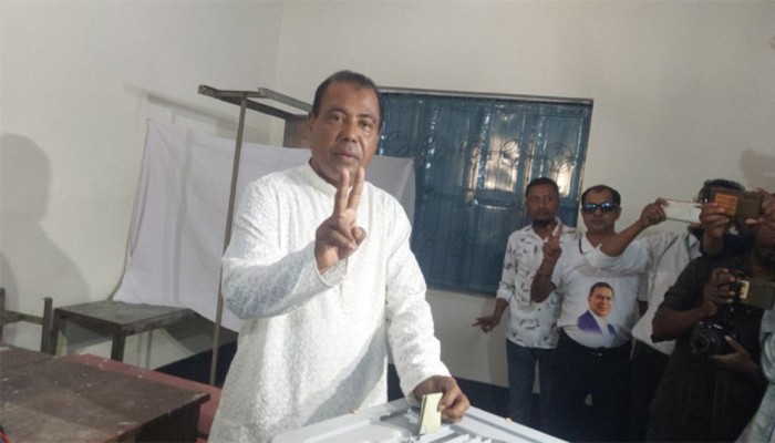 প্রধানমন্ত্রীর ছেড়ে দেওয়া আসনে লড়ছেন বাদশা, কে এই বিএনপি নেতা