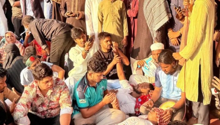 ​৭২ ঘণ্টা পর আমরণ অনশন ভাঙলেন সেই তিন শিক্ষার্থী