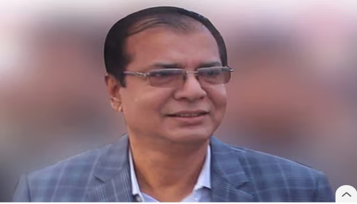 এয়ার অ্যাম্বুলেন্সে ঢাকায় ত্রাণমন্ত্রী, এভারকেয়ারে ভর্তি