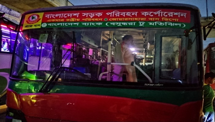 কুড়িল বিশ্বরোড–নরসিংদী রুটে বিআরটিসি বাস: যাত্রীদের জীবনের ঝুঁকি, মাঝপথে বিকল হওয়া নিত্যদিনের ঘটনা