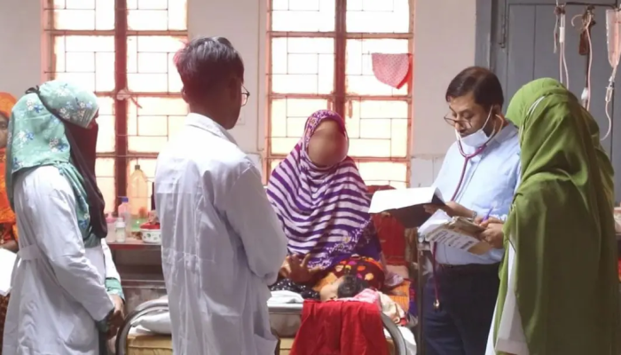 চাঁপাইনবাবগঞ্জ হাসপাতালে নেওয়ার পথেই হাম উপসর্গে দেড় বছরের শিশুর মৃত্যু