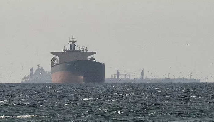 মার্কিন অবরোধে তেল রপ্তানি বন্ধ থাকলেও কত দিন ইরানের ওপর কোনো প্রভাব পড়বে না