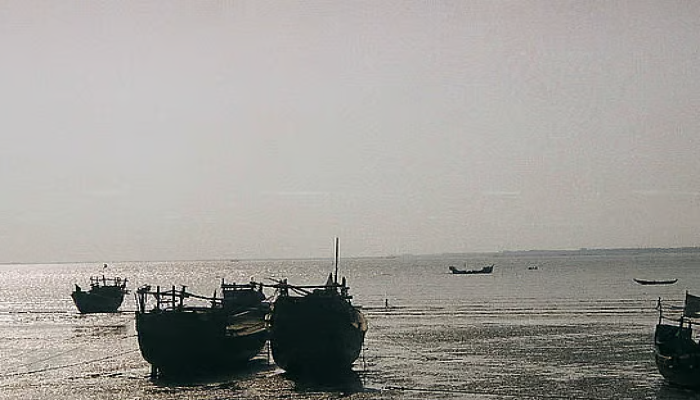 সাগরে মাছ ধরায় ৫৮ দিনের নিষেধাজ্ঞা শুরু, সহায়তা পাবেন জেলেরা