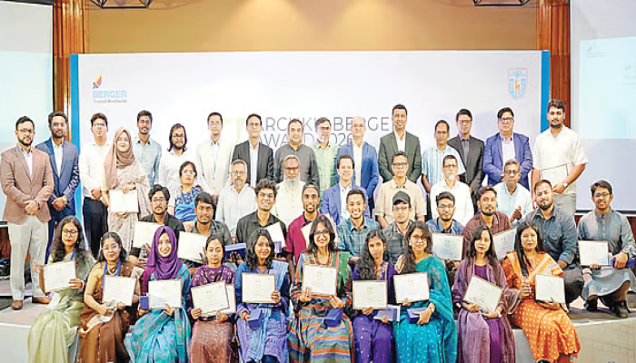 স্থাপত্য শিক্ষার্থীদের পুরস্কৃত করল বার্জার ও খুলনা বিশ্ববিদ্যালয়