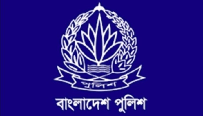 পাম্পে জ্বালানি পেতে পুলিশের অগ্রাধিকার দাবি।