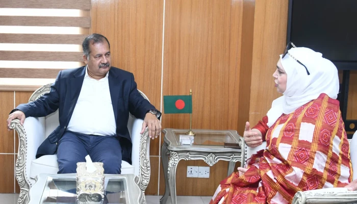 ​প্রবাসীদের বিনিয়োগে শক্তিশালী হচ্ছে অর্থনীতি: তথ্যমন্ত্রী