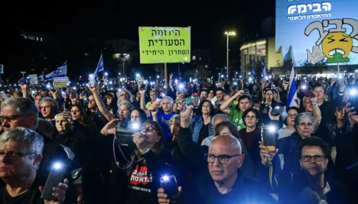 নেতানিয়াহুর পদত্যাগ চেয়ে ইসরাইলের রাজপথে লাখো মানুষের বিক্ষোভ