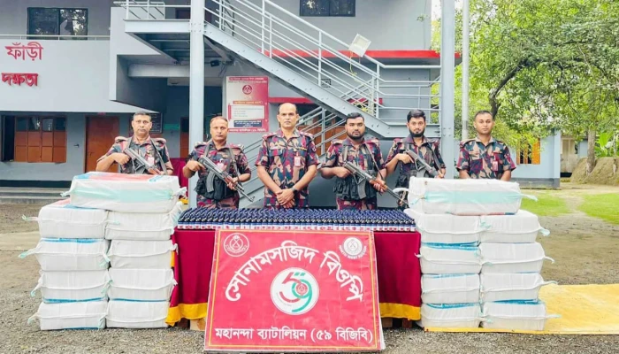 ​পণ্যের আড়ালে ভারতীয় ট্রাকে এলো ২০ বস্তা মাদক