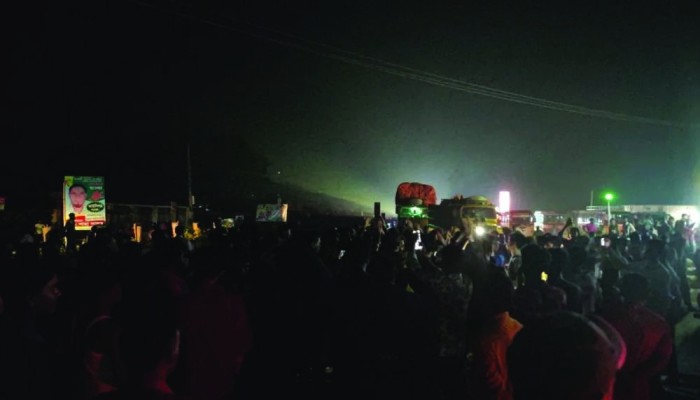 এসএসসির আগের রাতেও পায়নি প্রবেশপত্র, মহাসড়ক অবরোধ পরীক্ষার্থীদের