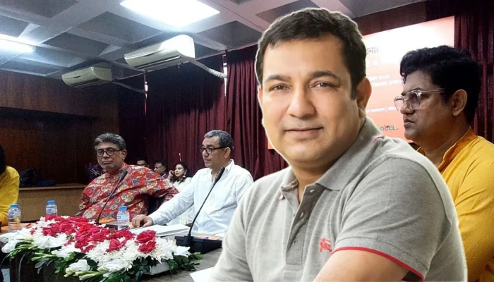 ​আমরা ক্রমেই টক্সিক হয়ে উঠছি: তৌকীর আহমেদ