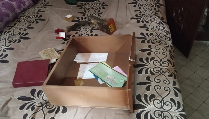 ধনবাড়ীর নিজবর্নিতে দিনে দুপুরে দুর্ধর্ষ  চুরি সংগঠিত.