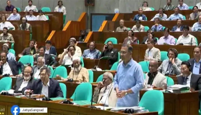 ​প্রাথমিক বিদ্যালয়ের শিক্ষার্থীদের বিনামূল্যে জুতা দেওয়া হবে