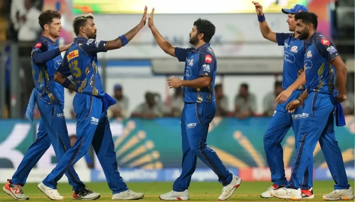 ​আইপিএলের এক দলে ১৩ ক্রিকেটার, নিয়মকে বুড়ো আঙুল!