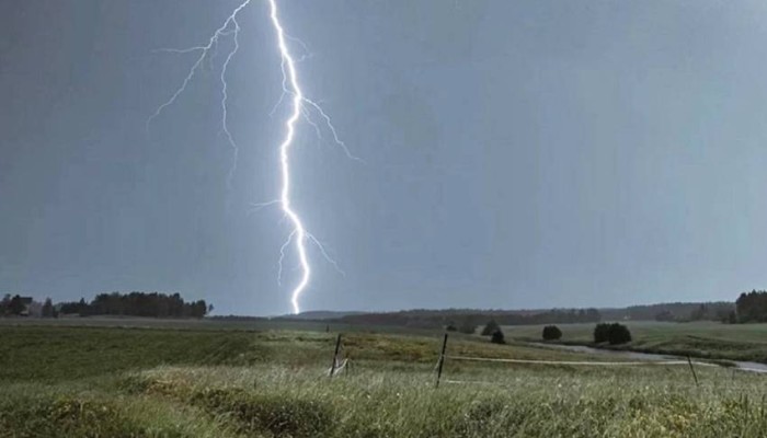 পাঁচজনের মৃত্যু, আহত ১ ও পশুর প্রাণহানি গাইবান্ধায় বজ্রপাতে