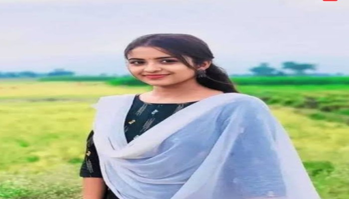 প্রেম ও ব্ল্যাকমেইলের করুণ পরিণতি।    রাজধানীর কলেজছাত্রী রিসিকার আত্মহত্যা, বিচারের দাবিতে পরিবার।