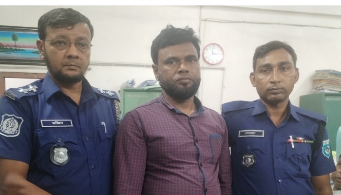 দুদকের কর্মকর্তা পরিচয় দিয়ে ধরা পড়লেন জাফরুল্লাহ